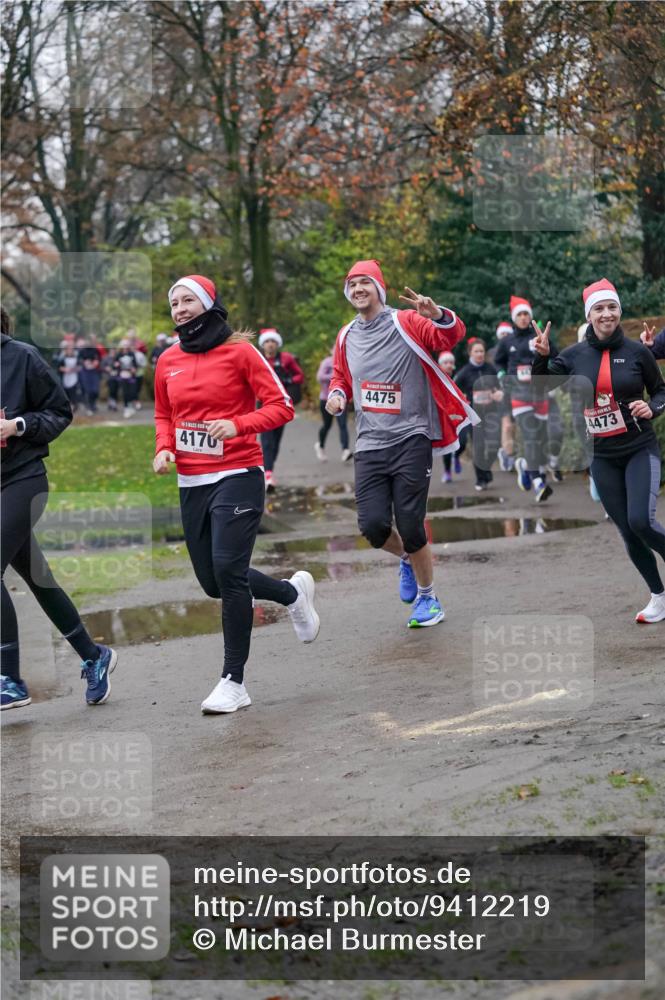 07.12.2025 - St. Pauli X-Mass-Run No. 15 Michael Burmester http://msf.ph/oto/9412219 07.12.2025 10:01:14 Laufen 4170, 4475, 4473 meine-sportfotos.de
