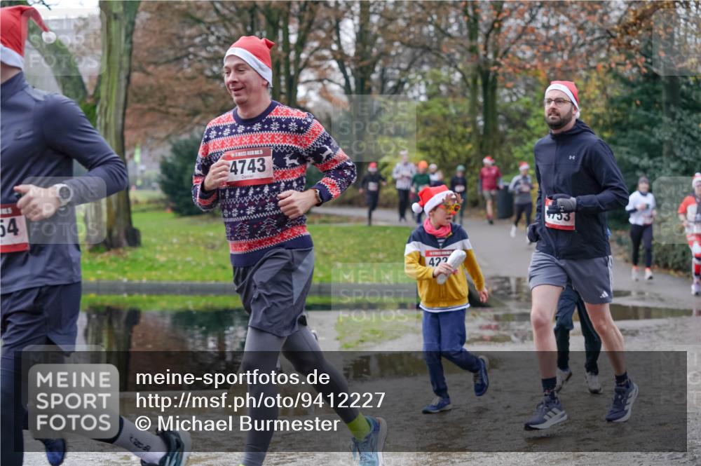 07.12.2025 - St. Pauli X-Mass-Run No. 15 Michael Burmester http://msf.ph/oto/9412227 07.12.2025 11:43:39 Laufen 54, 5, 4743, 422, 793 meine-sportfotos.de