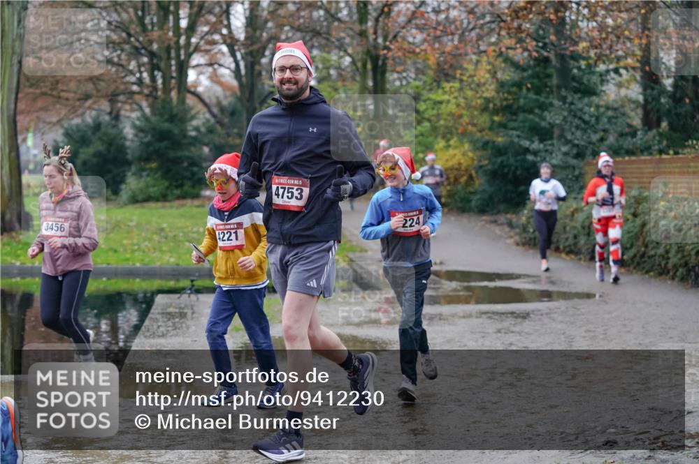 07.12.2025 - St. Pauli X-Mass-Run No. 15 Michael Burmester http://msf.ph/oto/9412230 07.12.2025 11:43:40 Laufen 3456, 4221, 15, 4753, 224 meine-sportfotos.de