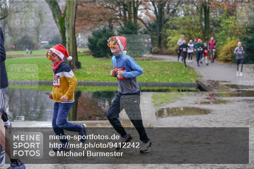 07.12.2025 - St. Pauli X-Mass-Run No. 15 Michael Burmester http://msf.ph/oto/9412242 07.12.2025 11:43:41 Laufen 221 meine-sportfotos.de