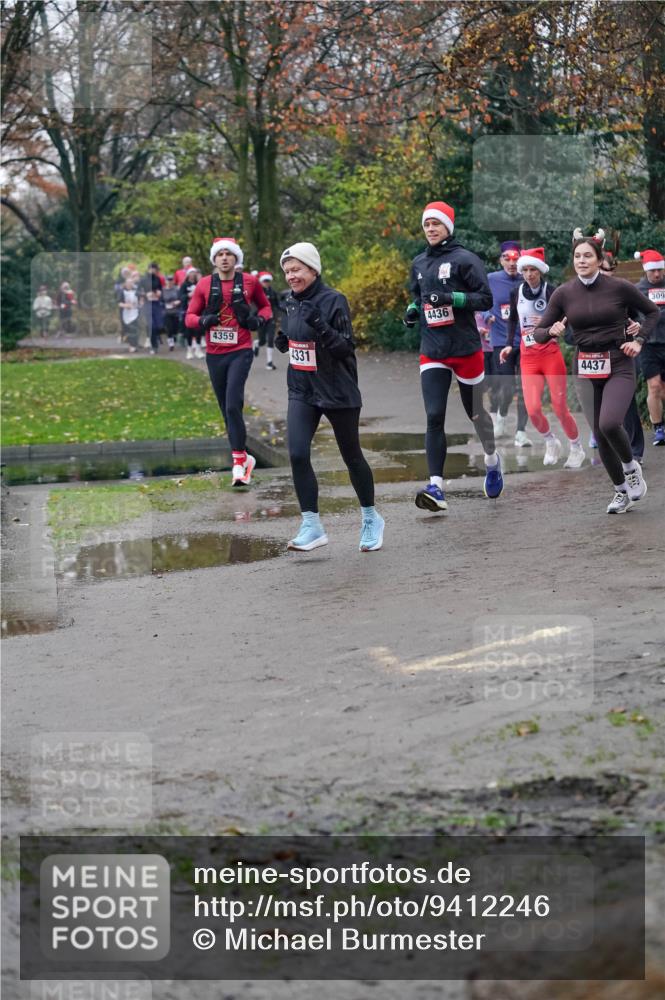 07.12.2025 - St. Pauli X-Mass-Run No. 15 Michael Burmester http://msf.ph/oto/9412246 07.12.2025 10:01:16 Laufen 4359, 4331, 5, 4436, 4437, 309 meine-sportfotos.de