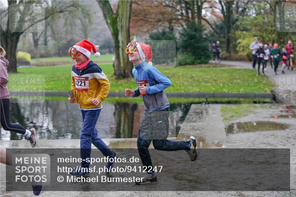 07.12.2025 - St. Pauli X-Mass-Run No. 15 Michael Burmester http://msf.ph/oto/9412247 07.12.2025 11:43:41 Laufen 15, 4221, 15 meine-sportfotos.de