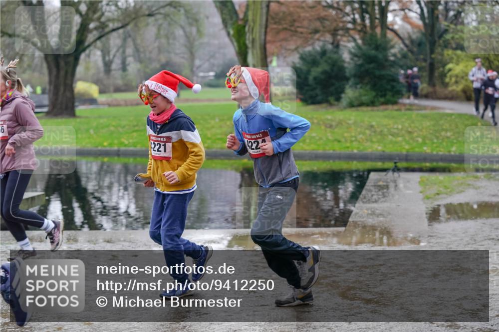 07.12.2025 - St. Pauli X-Mass-Run No. 15 Michael Burmester http://msf.ph/oto/9412250 07.12.2025 11:43:41 Laufen 6, 15, 221, 22 meine-sportfotos.de