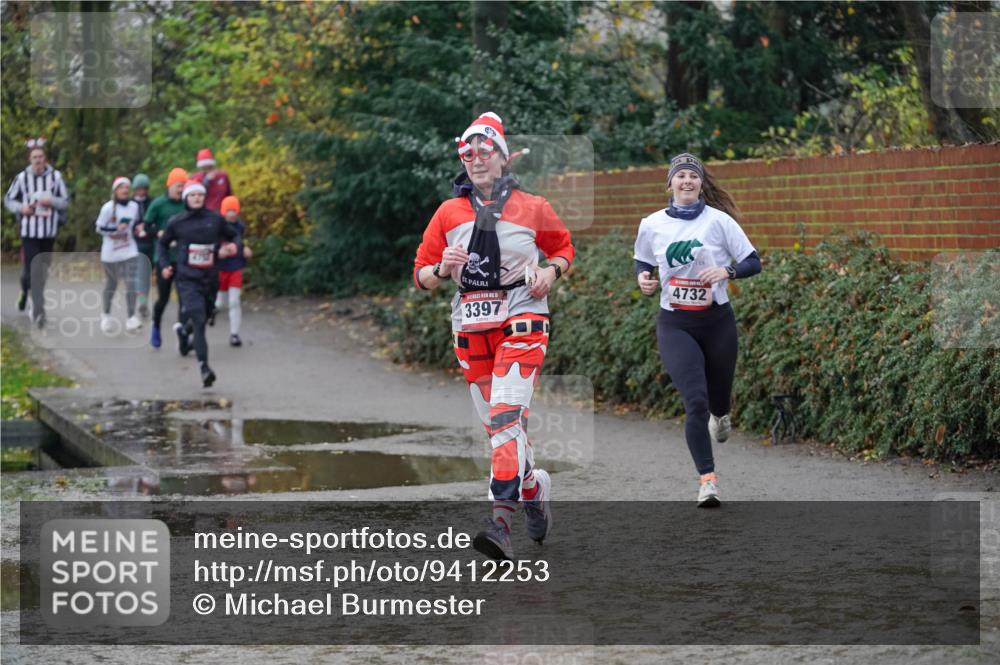 07.12.2025 - St. Pauli X-Mass-Run No. 15 Michael Burmester http://msf.ph/oto/9412253 07.12.2025 11:43:43 Laufen 4752, 3397, 4732 meine-sportfotos.de