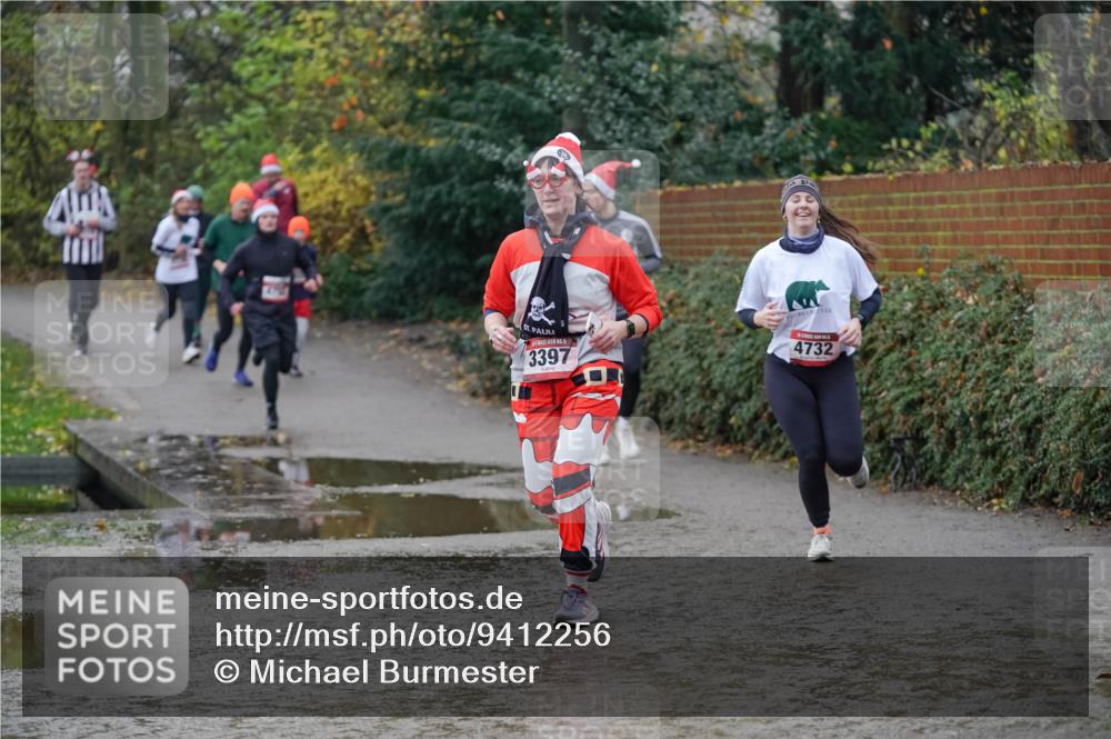 07.12.2025 - St. Pauli X-Mass-Run No. 15 Michael Burmester http://msf.ph/oto/9412256 07.12.2025 11:43:43 Laufen 15, 3397, 4732 meine-sportfotos.de