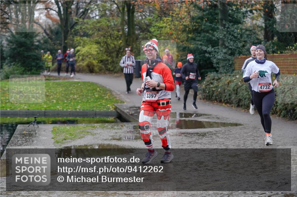 07.12.2025 - St. Pauli X-Mass-Run No. 15 Michael Burmester http://msf.ph/oto/9412262 07.12.2025 11:43:44 Laufen 3397, 4424, 4732 meine-sportfotos.de