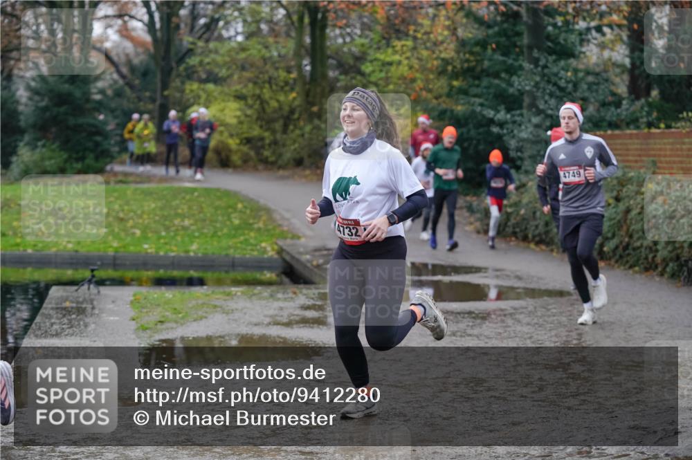 07.12.2025 - St. Pauli X-Mass-Run No. 15 Michael Burmester http://msf.ph/oto/9412280 07.12.2025 11:43:45 Laufen 4732, 4749 meine-sportfotos.de