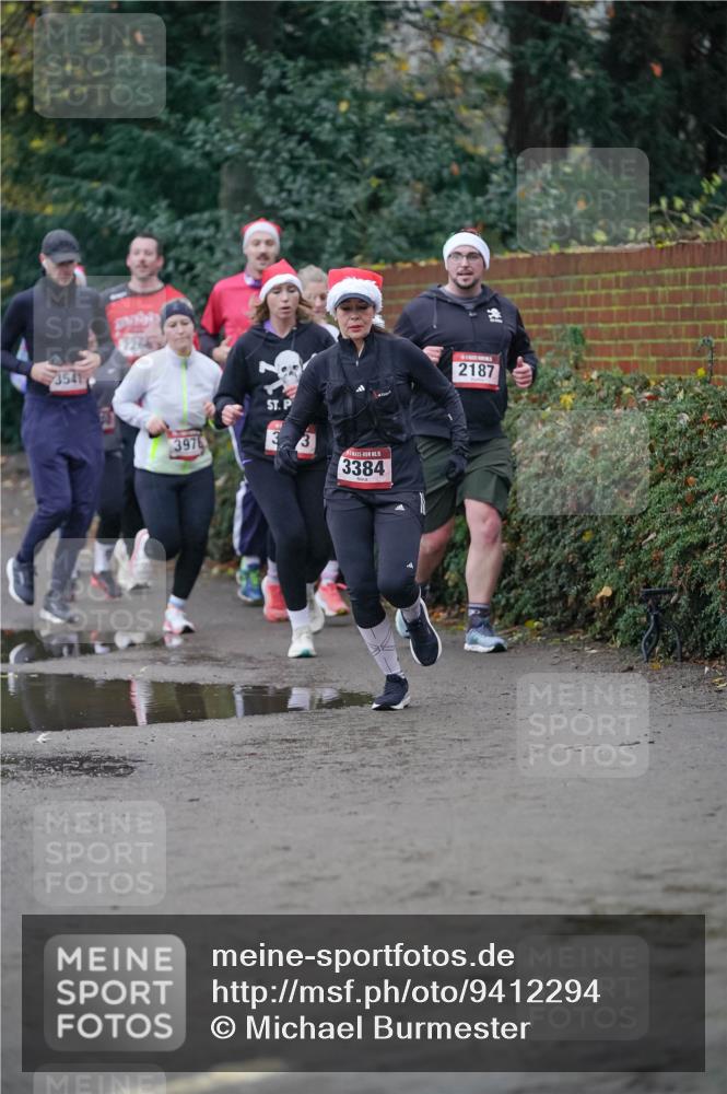 07.12.2025 - St. Pauli X-Mass-Run No. 15 Michael Burmester http://msf.ph/oto/9412294 07.12.2025 10:01:23 Laufen 3541, 3976, 3384, 2187 meine-sportfotos.de