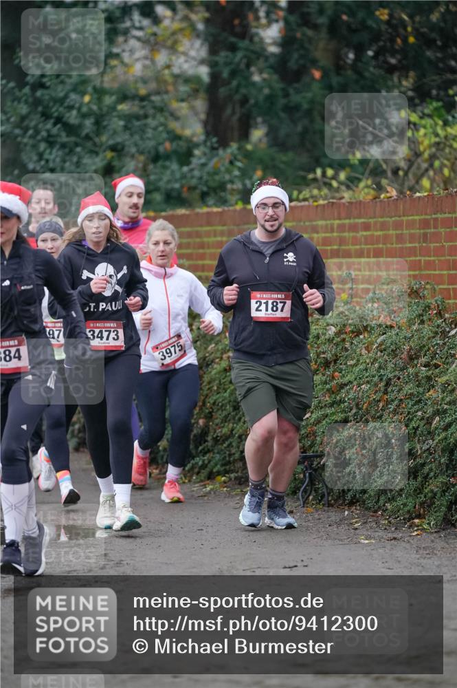 07.12.2025 - St. Pauli X-Mass-Run No. 15 Michael Burmester http://msf.ph/oto/9412300 07.12.2025 10:01:24 Laufen 584, 97, 15, 3473, 3975, 15, 2187 meine-sportfotos.de