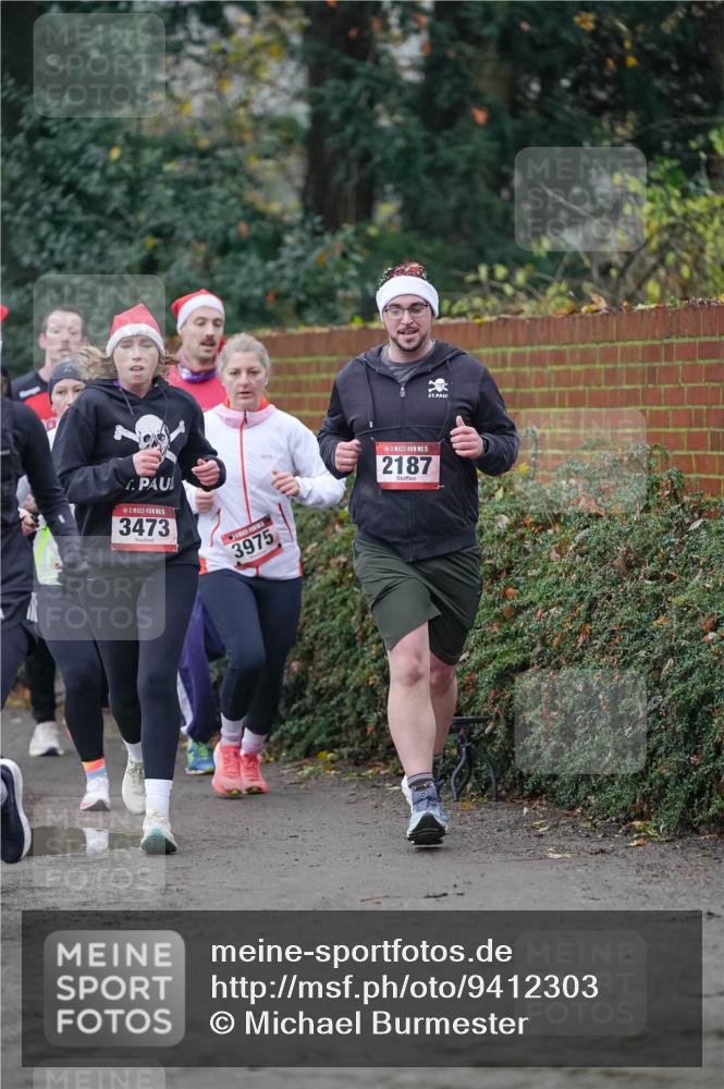 07.12.2025 - St. Pauli X-Mass-Run No. 15 Michael Burmester http://msf.ph/oto/9412303 07.12.2025 10:01:24 Laufen 3473, 3975, 15, 2187 meine-sportfotos.de