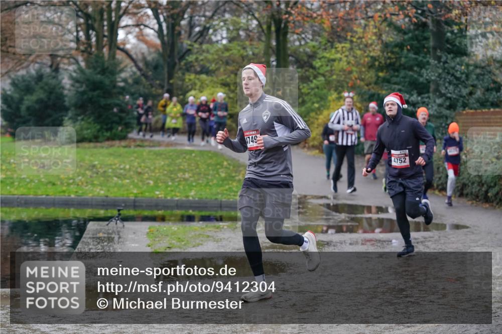 07.12.2025 - St. Pauli X-Mass-Run No. 15 Michael Burmester http://msf.ph/oto/9412304 07.12.2025 11:43:46 Laufen 749, 4752, 4752 meine-sportfotos.de