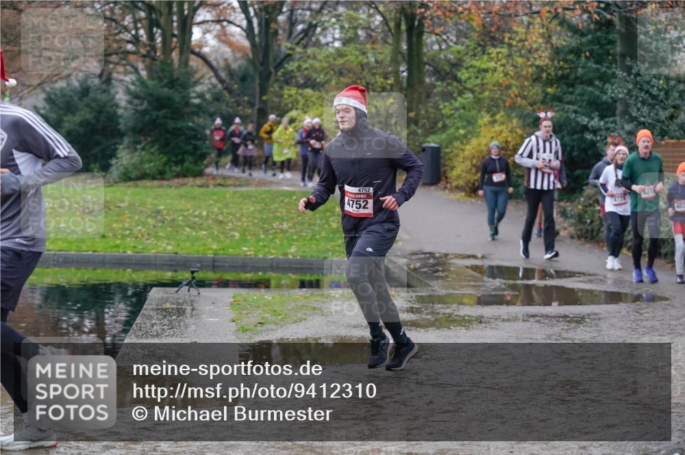 07.12.2025 - St. Pauli X-Mass-Run No. 15 Michael Burmester http://msf.ph/oto/9412310 07.12.2025 11:43:47 Laufen 4752, 4752, 4724, 401, 402 meine-sportfotos.de