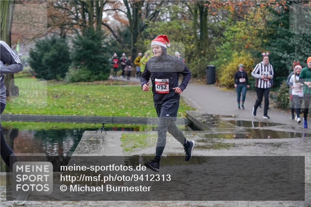 07.12.2025 - St. Pauli X-Mass-Run No. 15 Michael Burmester http://msf.ph/oto/9412313 07.12.2025 11:43:47 Laufen 4752, 15, 4752 meine-sportfotos.de