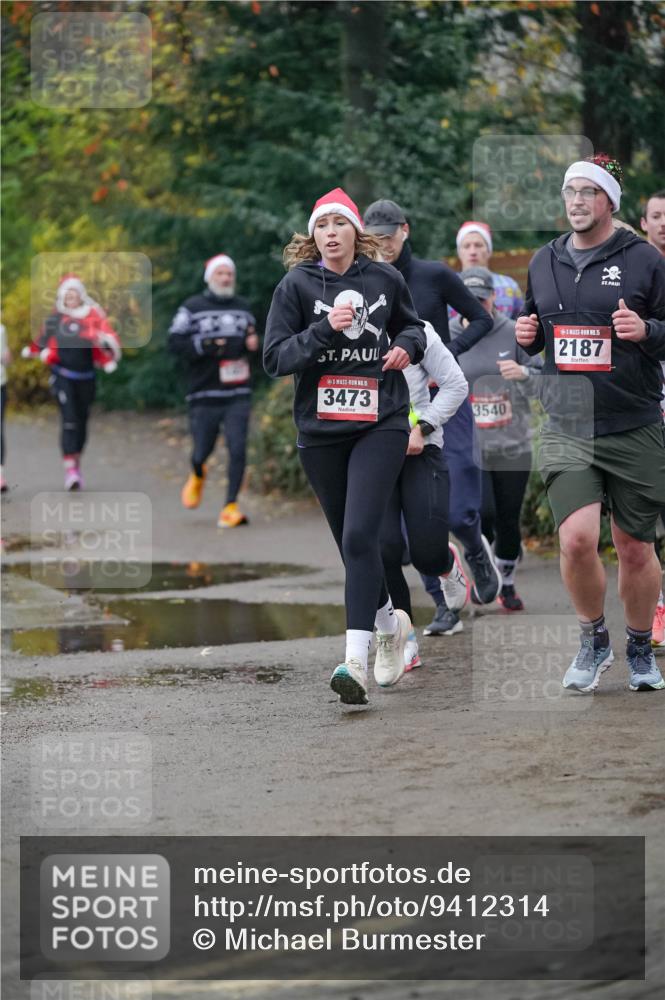 07.12.2025 - St. Pauli X-Mass-Run No. 15 Michael Burmester http://msf.ph/oto/9412314 07.12.2025 10:01:25 Laufen 15, 3473, 3540, 15, 2187 meine-sportfotos.de