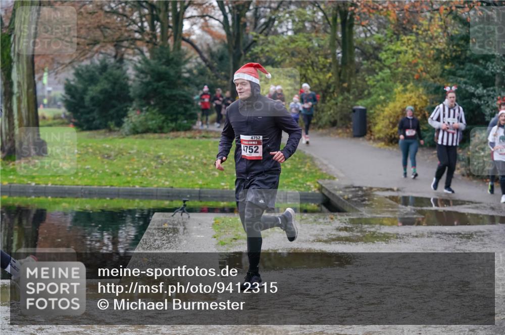 07.12.2025 - St. Pauli X-Mass-Run No. 15 Michael Burmester http://msf.ph/oto/9412315 07.12.2025 11:43:47 Laufen 4752, 4752 meine-sportfotos.de