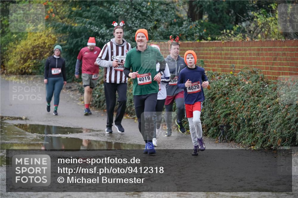 07.12.2025 - St. Pauli X-Mass-Run No. 15 Michael Burmester http://msf.ph/oto/9412318 07.12.2025 11:43:49 Laufen 835, 304, 2, 5, 4019, 4364, 4020 meine-sportfotos.de
