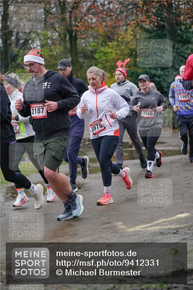 07.12.2025 - St. Pauli X-Mass-Run No. 15 Michael Burmester http://msf.ph/oto/9412331 07.12.2025 10:01:27 Laufen 6, 15, 2187, 15, 3975, 3540, 1997 meine-sportfotos.de