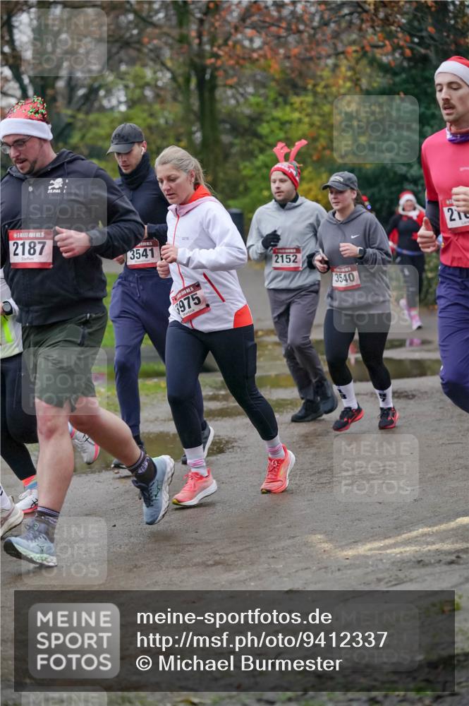 07.12.2025 - St. Pauli X-Mass-Run No. 15 Michael Burmester http://msf.ph/oto/9412337 07.12.2025 10:01:28 Laufen 5, 2187, 3541, 3975, 2152, 3540, 21 meine-sportfotos.de