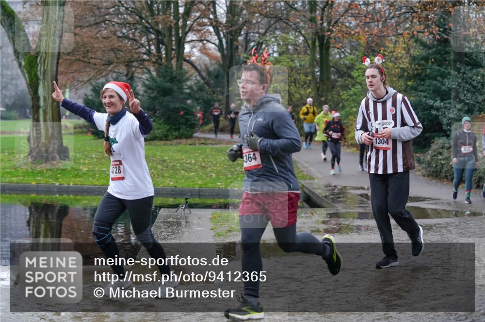 07.12.2025 - St. Pauli X-Mass-Run No. 15 Michael Burmester http://msf.ph/oto/9412365 07.12.2025 11:43:53 Laufen 4728, 364, 1304, 835 meine-sportfotos.de