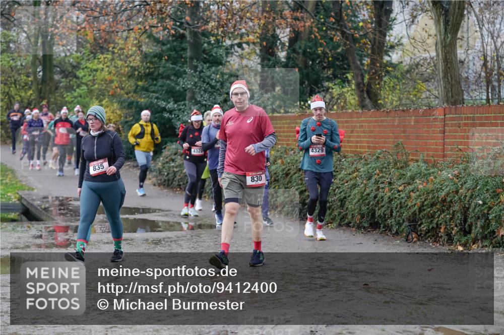 07.12.2025 - St. Pauli X-Mass-Run No. 15 Michael Burmester http://msf.ph/oto/9412400 07.12.2025 11:43:58 Laufen 4328, 835, 830, 4329 meine-sportfotos.de