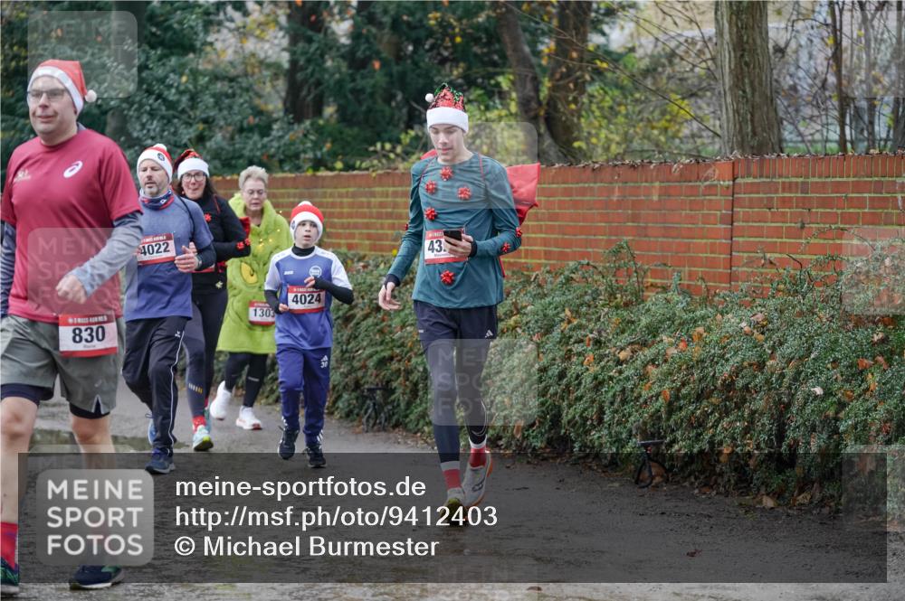 07.12.2025 - St. Pauli X-Mass-Run No. 15 Michael Burmester http://msf.ph/oto/9412403 07.12.2025 11:43:59 Laufen 830, 4022, 1303, 4024, 43 meine-sportfotos.de