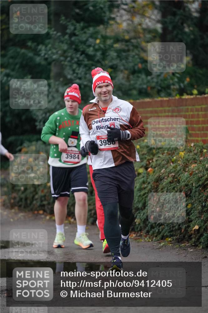 07.12.2025 - St. Pauli X-Mass-Run No. 15 Michael Burmester http://msf.ph/oto/9412405 07.12.2025 10:01:40 Laufen 3984, 3980 meine-sportfotos.de