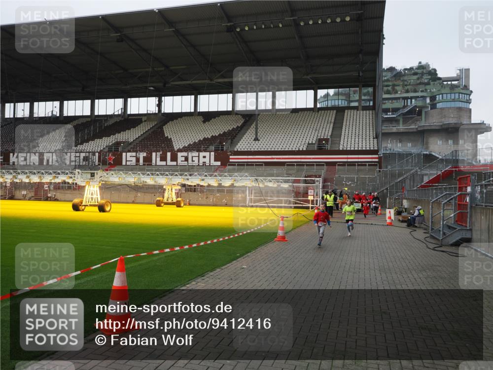 07.12.2025 - St. Pauli X-Mass-Run No. 15 Fabian Wolf http://msf.ph/oto/9412416 07.12.2025 11:17:11 Ziel 1340, 1531 meine-sportfotos.de