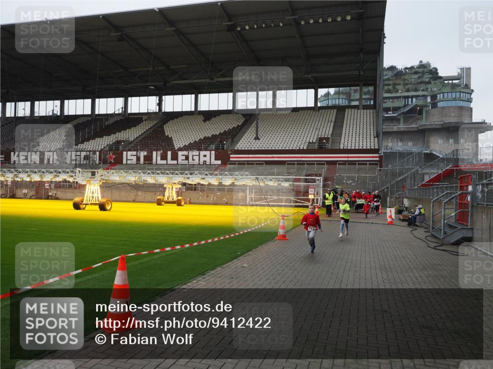 07.12.2025 - St. Pauli X-Mass-Run No. 15 Fabian Wolf http://msf.ph/oto/9412422 07.12.2025 11:17:11 Ziel 1340, 1531 meine-sportfotos.de