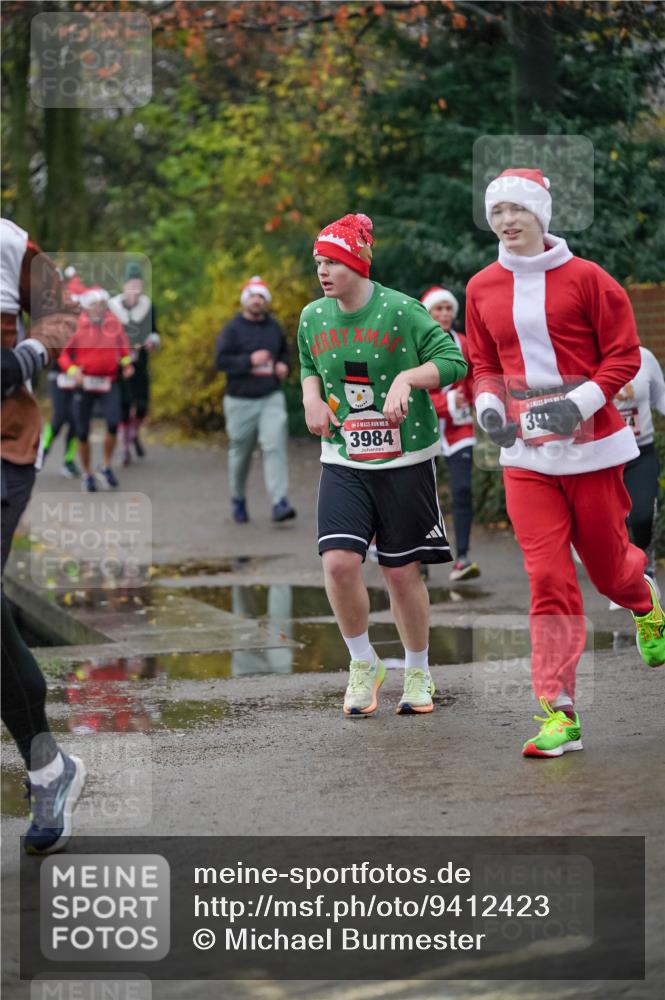 07.12.2025 - St. Pauli X-Mass-Run No. 15 Michael Burmester http://msf.ph/oto/9412423 07.12.2025 10:01:42 Laufen 15, 3984, 39 meine-sportfotos.de