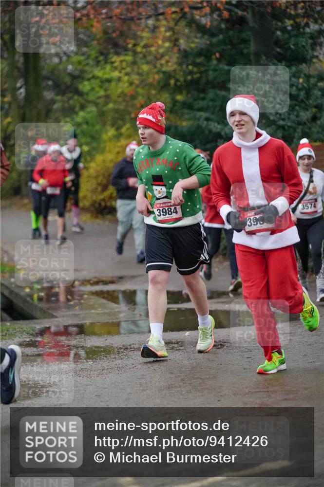 07.12.2025 - St. Pauli X-Mass-Run No. 15 Michael Burmester http://msf.ph/oto/9412426 07.12.2025 10:01:42 Laufen 3984, 396, 3574 meine-sportfotos.de