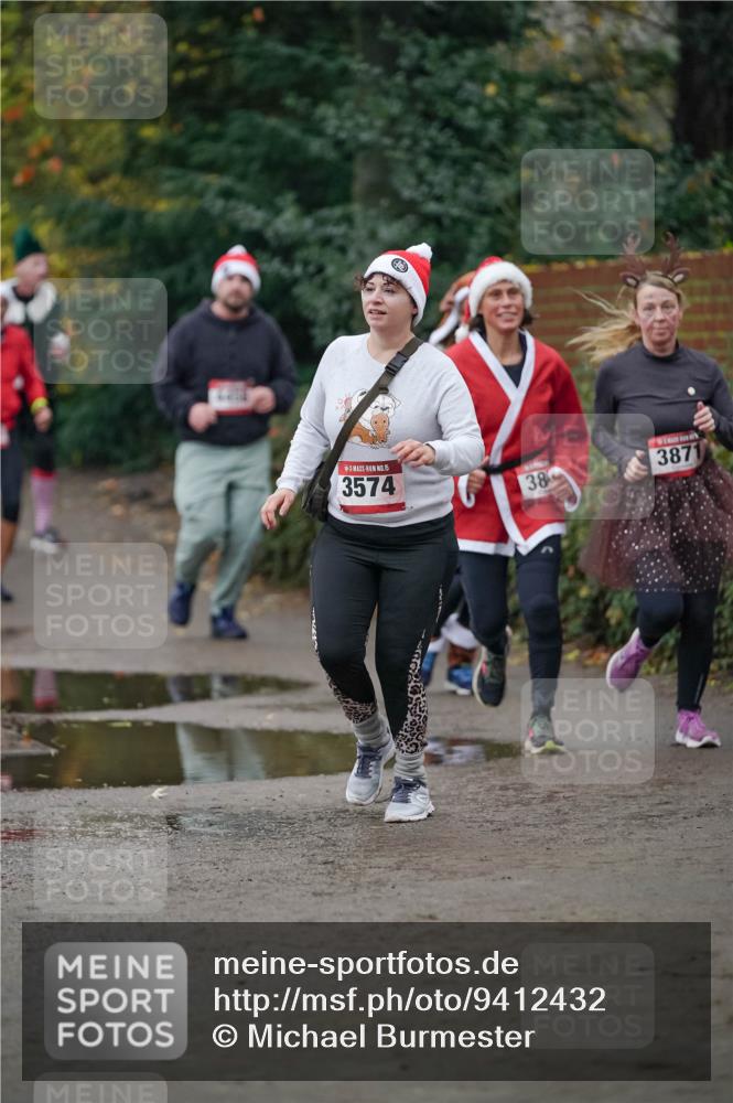 07.12.2025 - St. Pauli X-Mass-Run No. 15 Michael Burmester http://msf.ph/oto/9412432 07.12.2025 10:01:44 Laufen 15, 3574, 38, 3871 meine-sportfotos.de