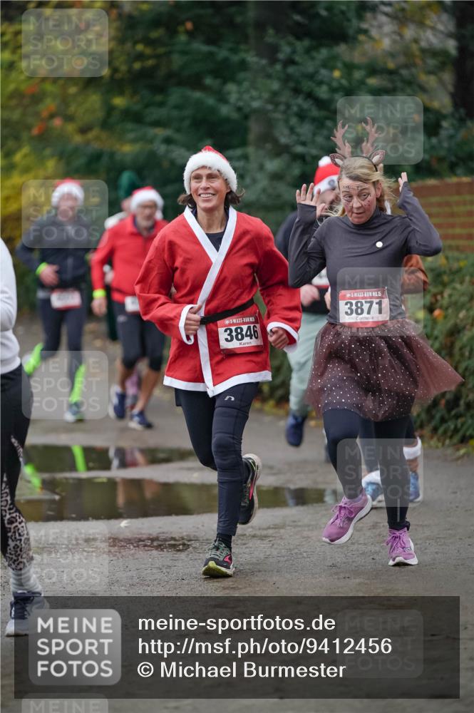 07.12.2025 - St. Pauli X-Mass-Run No. 15 Michael Burmester http://msf.ph/oto/9412456 07.12.2025 10:01:45 Laufen 3846, 15, 3871 meine-sportfotos.de