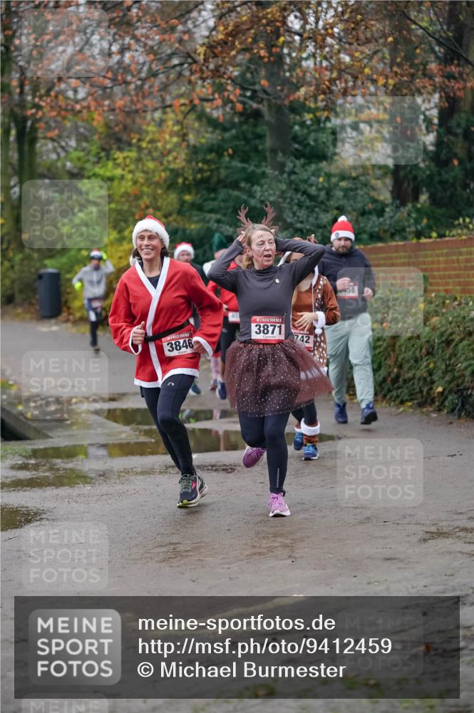 07.12.2025 - St. Pauli X-Mass-Run No. 15 Michael Burmester http://msf.ph/oto/9412459 07.12.2025 10:01:46 Laufen 3846, 3871, 742, 458 meine-sportfotos.de