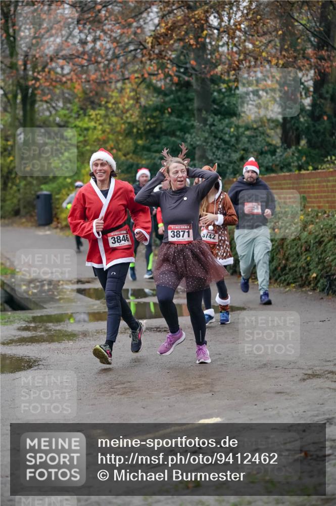 07.12.2025 - St. Pauli X-Mass-Run No. 15 Michael Burmester http://msf.ph/oto/9412462 07.12.2025 10:01:46 Laufen 3846, 15, 3871, 3, 42 meine-sportfotos.de