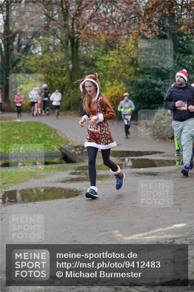 07.12.2025 - St. Pauli X-Mass-Run No. 15 Michael Burmester http://msf.ph/oto/9412483 07.12.2025 10:01:47 Laufen 3742, 58 meine-sportfotos.de