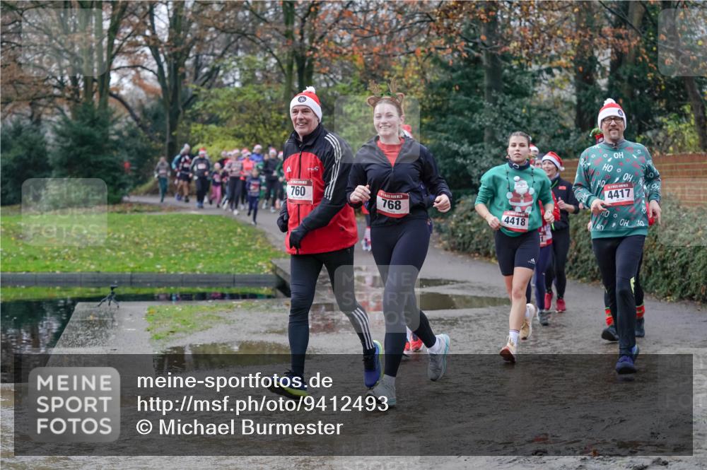 07.12.2025 - St. Pauli X-Mass-Run No. 15 Michael Burmester http://msf.ph/oto/9412493 07.12.2025 11:44:08 Laufen 760, 4417, 768, 4418 meine-sportfotos.de