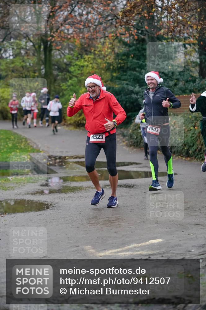 07.12.2025 - St. Pauli X-Mass-Run No. 15 Michael Burmester http://msf.ph/oto/9412507 07.12.2025 10:01:50 Laufen 4523, 4503 meine-sportfotos.de