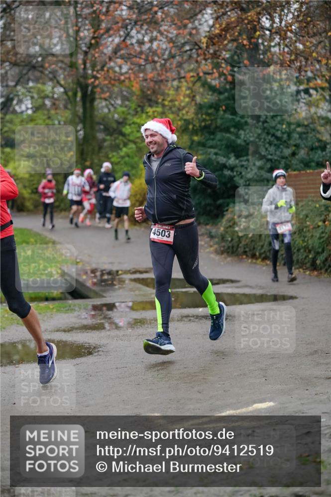 07.12.2025 - St. Pauli X-Mass-Run No. 15 Michael Burmester http://msf.ph/oto/9412519 07.12.2025 10:01:50 Laufen 4503, 2173 meine-sportfotos.de