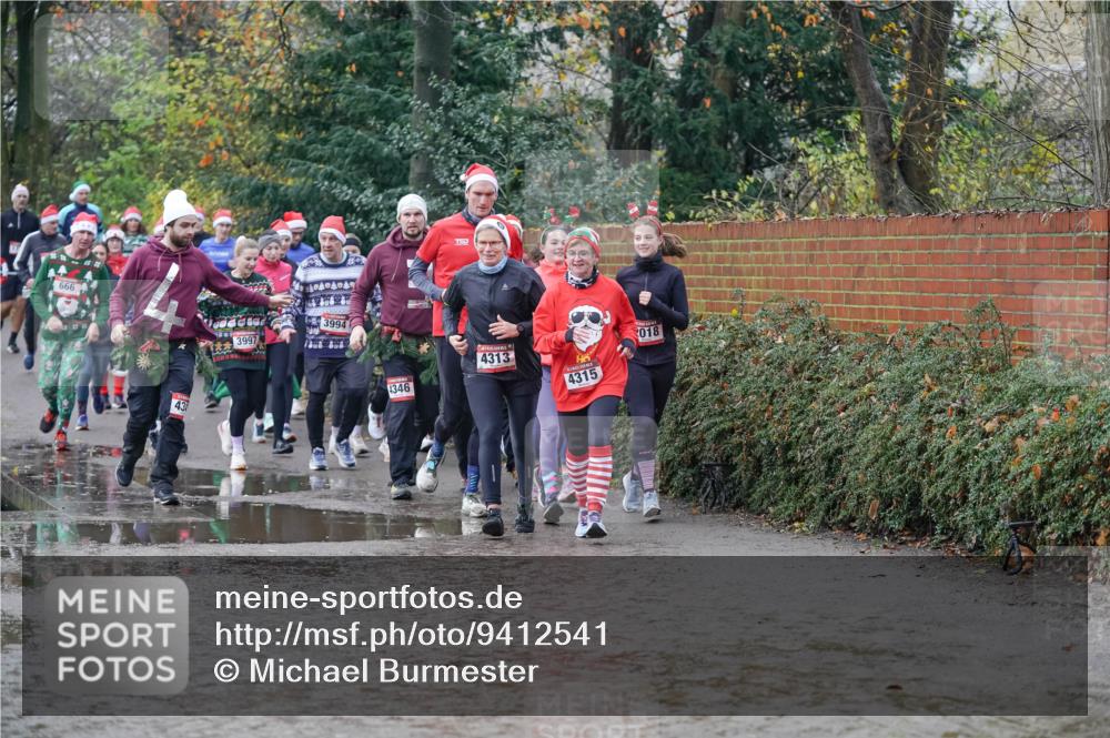 07.12.2025 - St. Pauli X-Mass-Run No. 15 Michael Burmester http://msf.ph/oto/9412541 07.12.2025 11:44:14 Laufen 666, 43, 3997, 3994, 4346, 4313, 018, 4315 meine-sportfotos.de
