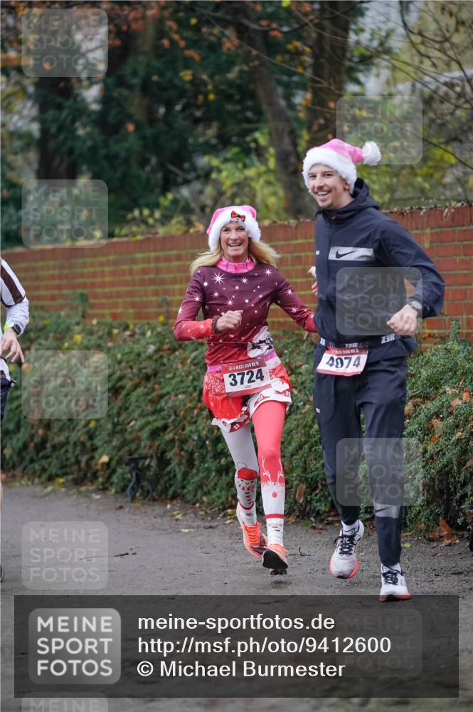 07.12.2025 - St. Pauli X-Mass-Run No. 15 Michael Burmester http://msf.ph/oto/9412600 07.12.2025 10:01:59 Laufen 1212, 15, 3724, 4074, 236 meine-sportfotos.de