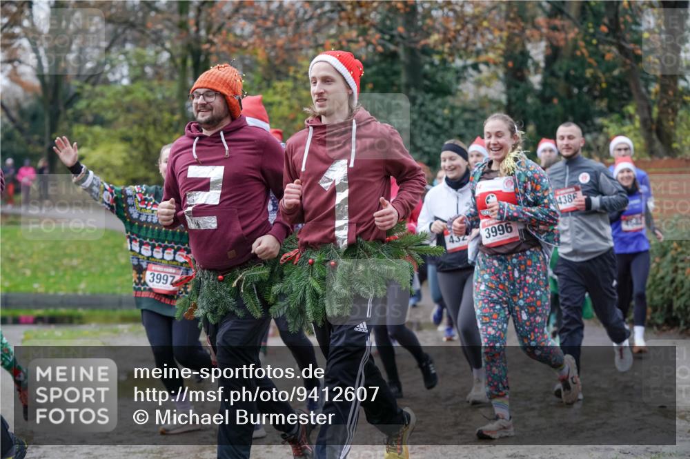 07.12.2025 - St. Pauli X-Mass-Run No. 15 Michael Burmester http://msf.ph/oto/9412607 07.12.2025 11:44:20 Laufen 3997, 43, 4386, 3996 meine-sportfotos.de