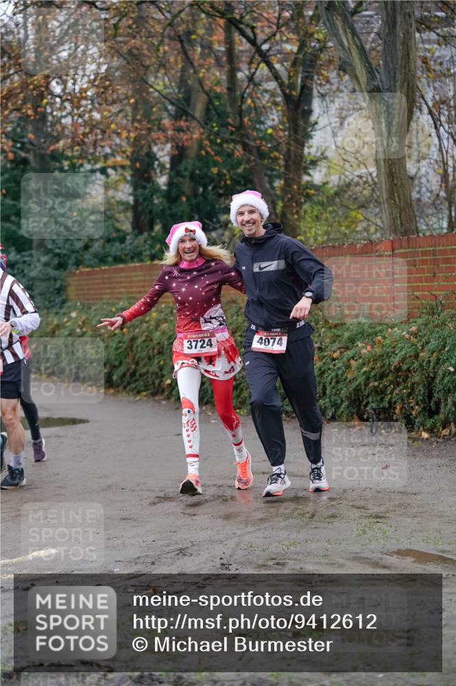07.12.2025 - St. Pauli X-Mass-Run No. 15 Michael Burmester http://msf.ph/oto/9412612 07.12.2025 10:02:00 Laufen 25, 3724, 4074 meine-sportfotos.de