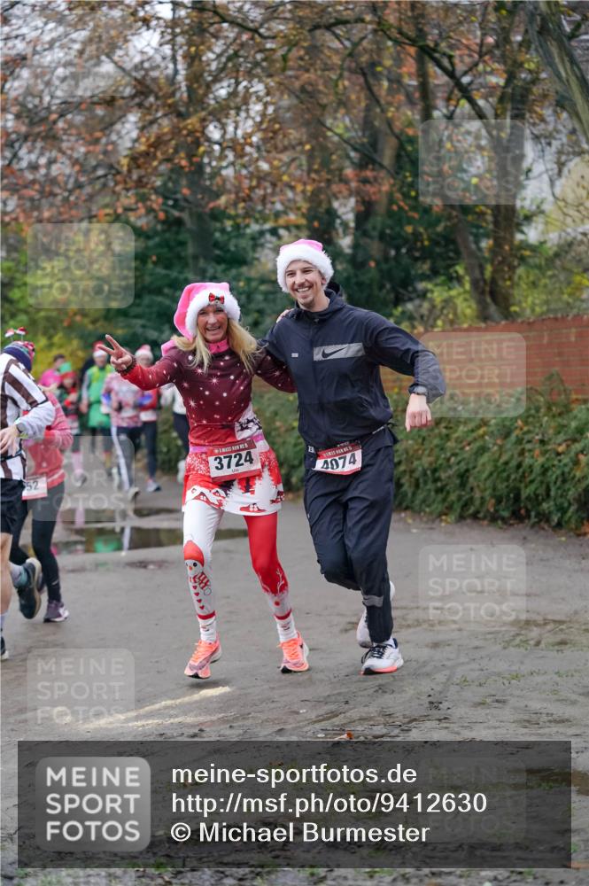 07.12.2025 - St. Pauli X-Mass-Run No. 15 Michael Burmester http://msf.ph/oto/9412630 07.12.2025 10:02:00 Laufen 52, 15, 3724, 4074 meine-sportfotos.de