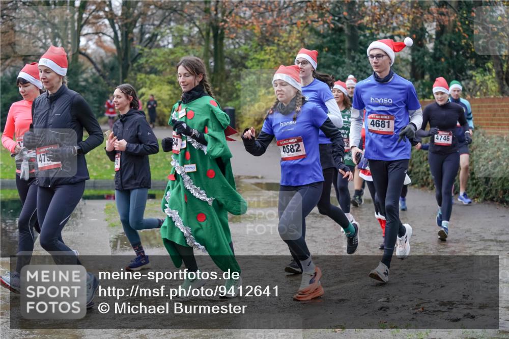 07.12.2025 - St. Pauli X-Mass-Run No. 15 Michael Burmester http://msf.ph/oto/9412641 07.12.2025 11:44:23 Laufen 475, 84, 15, 4682, 4681, 4746 meine-sportfotos.de