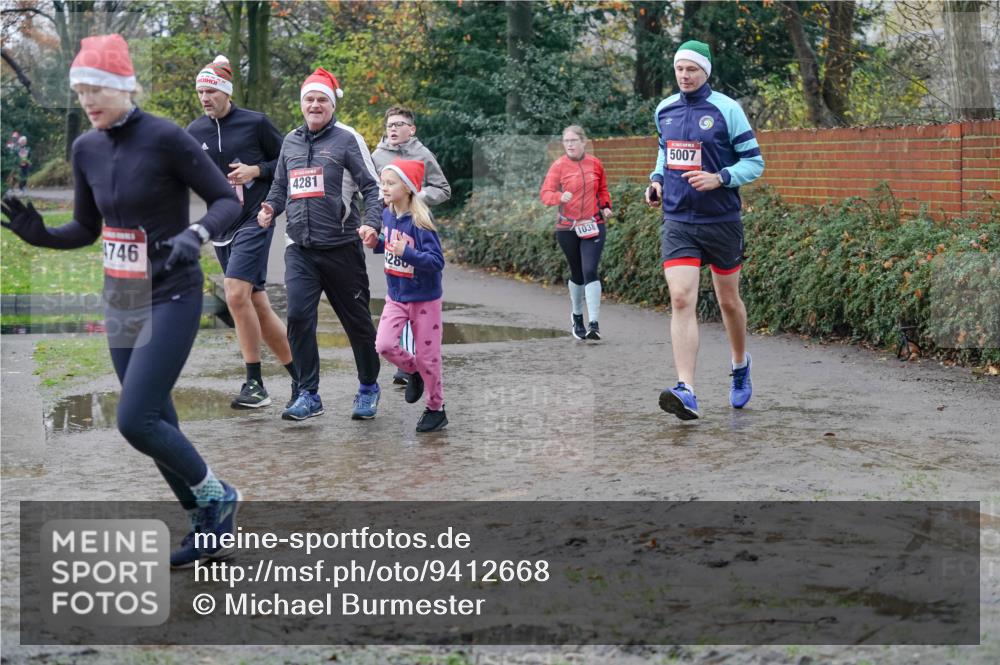 07.12.2025 - St. Pauli X-Mass-Run No. 15 Michael Burmester http://msf.ph/oto/9412668 07.12.2025 11:44:25 Laufen 4746, 4281, 280, 1038, 5007 meine-sportfotos.de