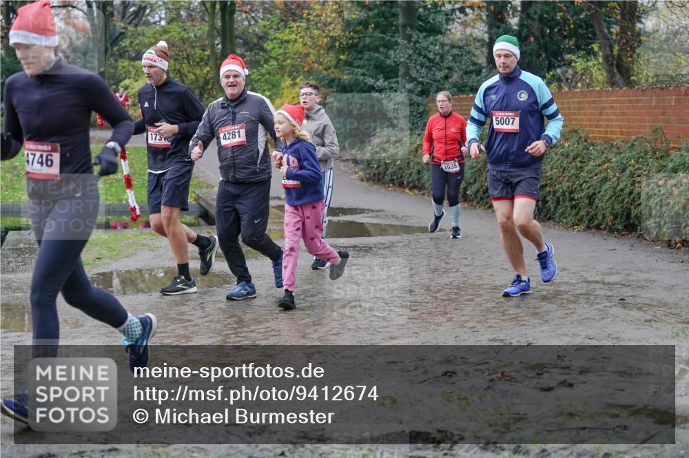 07.12.2025 - St. Pauli X-Mass-Run No. 15 Michael Burmester http://msf.ph/oto/9412674 07.12.2025 11:44:25 Laufen 4746, 173, 4281, 1038, 5007 meine-sportfotos.de