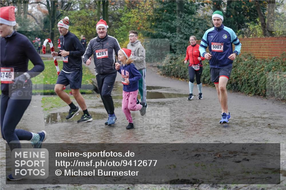 07.12.2025 - St. Pauli X-Mass-Run No. 15 Michael Burmester http://msf.ph/oto/9412677 07.12.2025 11:44:25 Laufen 4746, 4281, 28, 1038, 5007 meine-sportfotos.de