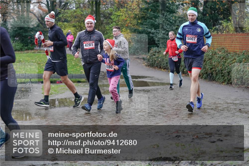 07.12.2025 - St. Pauli X-Mass-Run No. 15 Michael Burmester http://msf.ph/oto/9412680 07.12.2025 11:44:26 Laufen 4281, 4280, 1038, 5007 meine-sportfotos.de