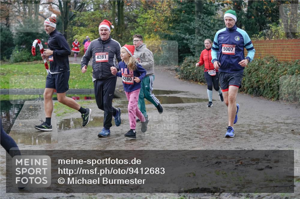 07.12.2025 - St. Pauli X-Mass-Run No. 15 Michael Burmester http://msf.ph/oto/9412683 07.12.2025 11:44:26 Laufen 4281, 4280, 1038, 5007 meine-sportfotos.de