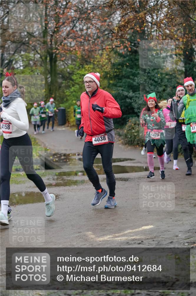 07.12.2025 - St. Pauli X-Mass-Run No. 15 Michael Burmester http://msf.ph/oto/9412684 07.12.2025 10:02:06 Laufen 4158, 4038, 3999, 72, 412, 4479 meine-sportfotos.de